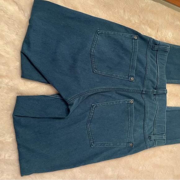 Hue Ultra Soft High Waist Denim Leggings - size small. EUC. - Picture 14 of 16